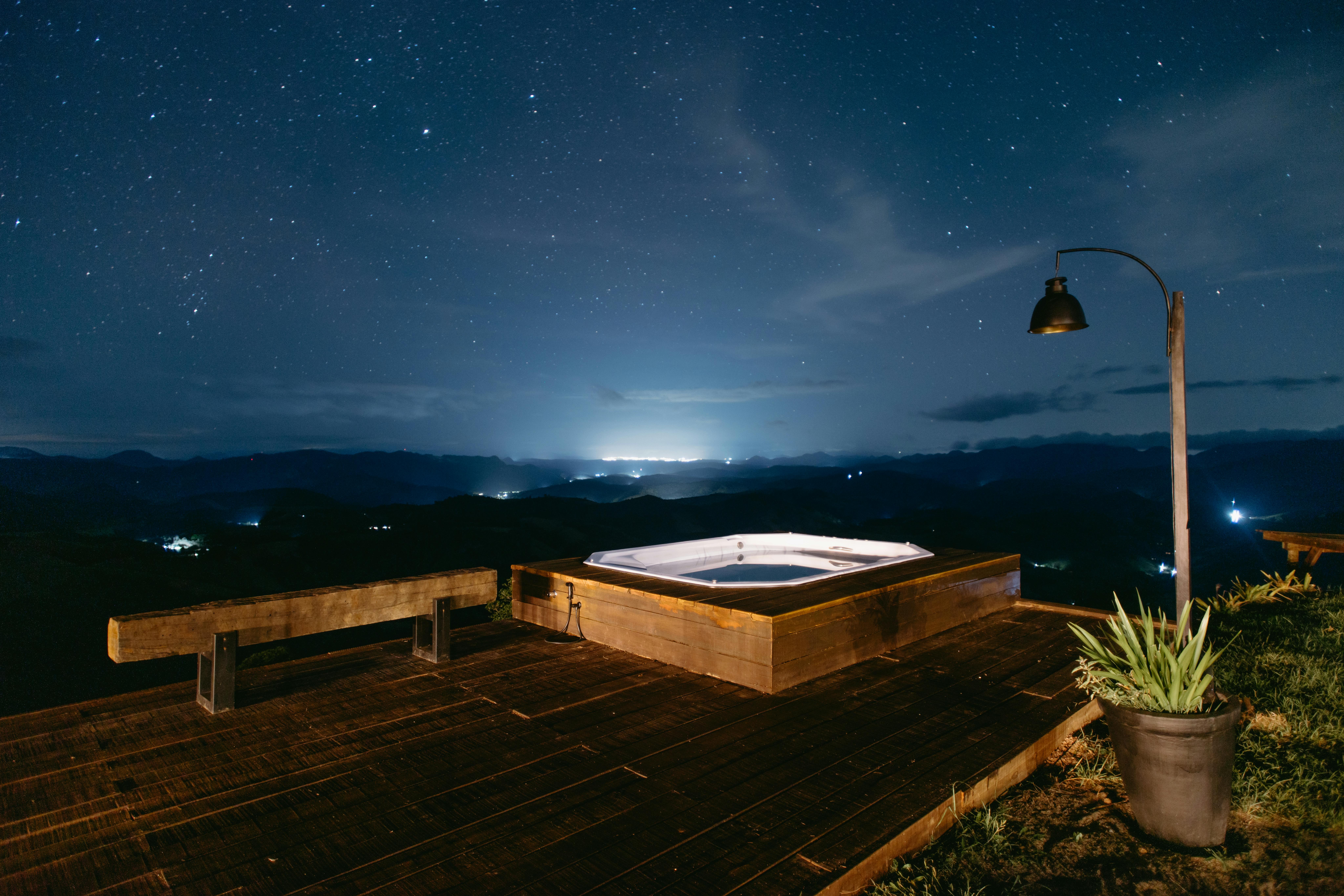 Jacuzzi Photo by Jonathan Borba